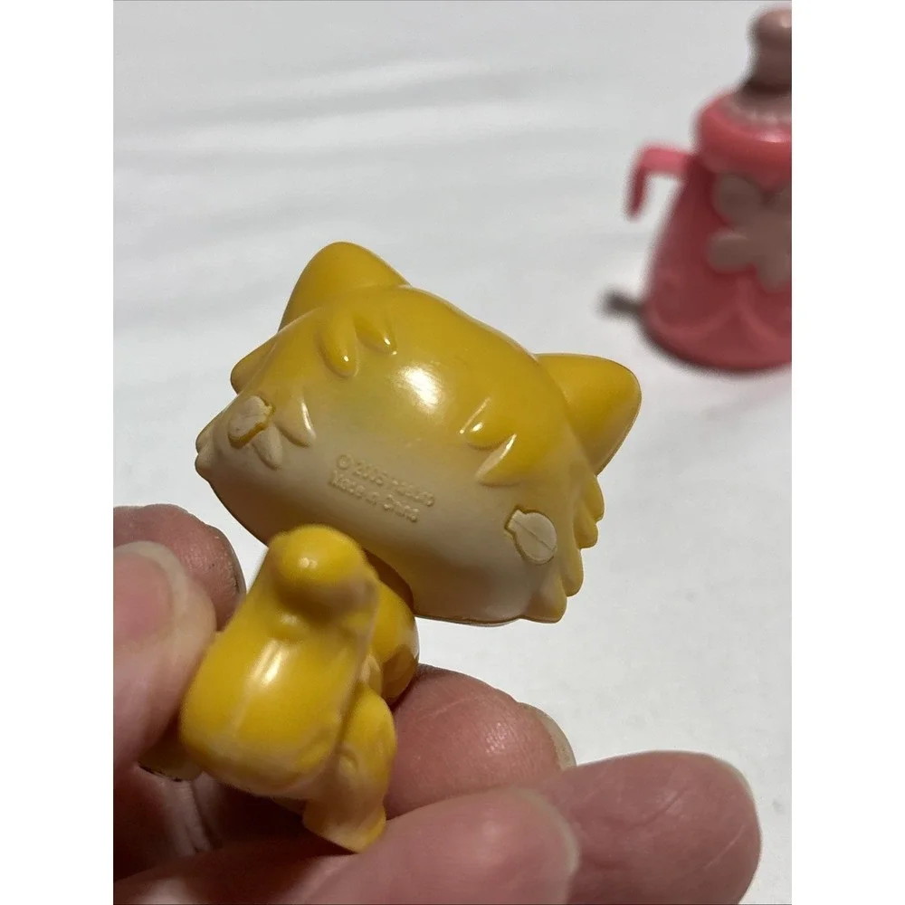 LPS Littlest Pet Shop Rare 2005 First Gen Magnetic Magic Motion Yellow Cat